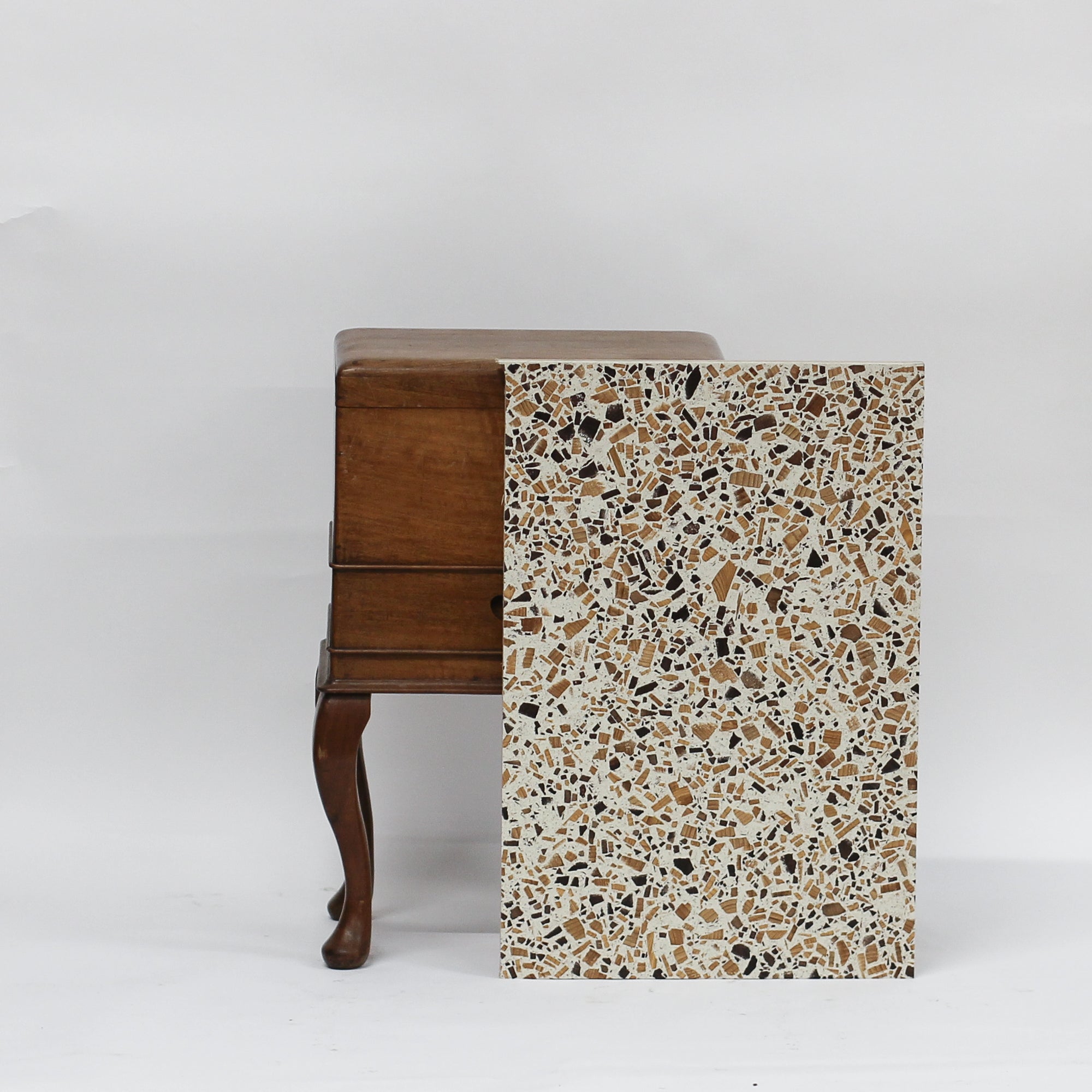 Ivory Cedar and Walnut - 605 x 405mm